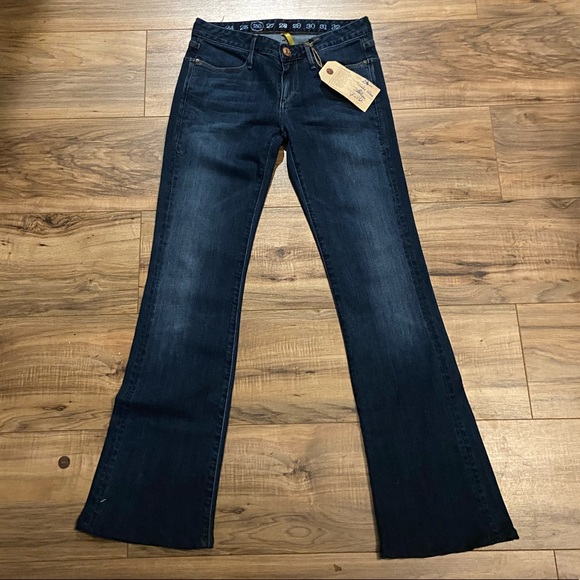 Earnest Sewn Denim - 🥳HPx2🥳🖤🎉HP🎉Earnest Sewn Ali dark wash jeans size 26